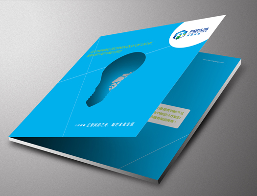 目前樣本畫冊已經是企業必備的合作工具，完美的樣本可以讓客戶在短時間內了解產品，盡快促成客戶合作。一本好的樣本能夠讓客戶找到他所需要的產品，好的樣本都具備產品多樣、設計到位、文字介紹清晰，加上也會融入企業文化在里面，能夠讓客戶有興趣了解整個樣本里面的內容。那么樣本印刷在印刷的過程需要注意哪些細節?